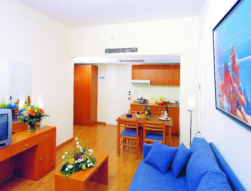 Angela Downtown Hotel 3*